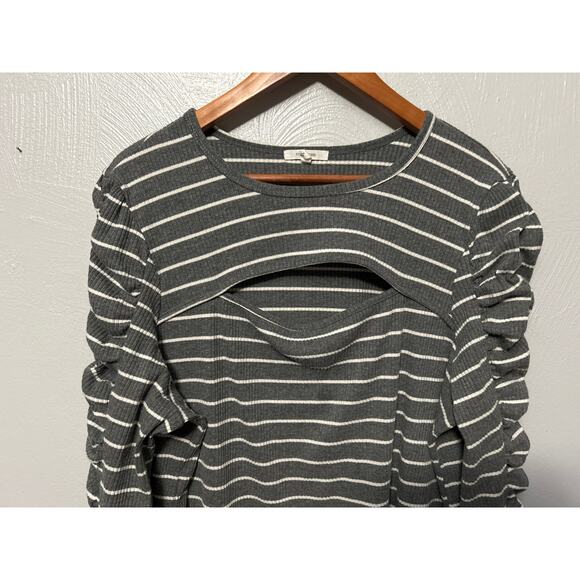 Maurices Ribbed Top Gray White Striped Cutout Peekaboo Ruched Long Sleeve 1X - Picture 2 of 11